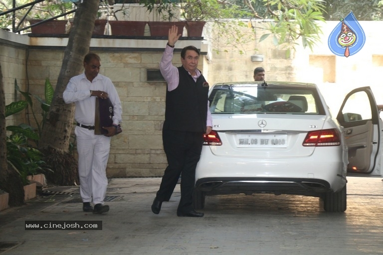 Christmas Party At Shashi Kapoor House - 7 / 10 photos