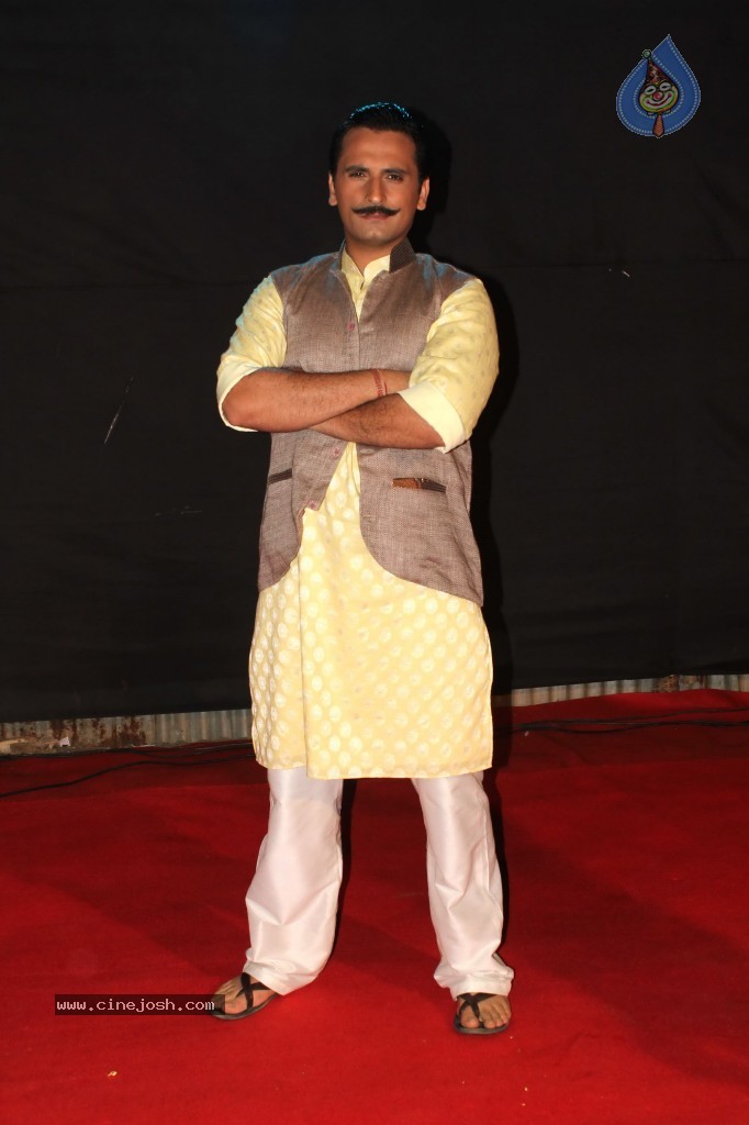 CID Veerta Awards 2012 Red Carpet - 7 / 29 photos