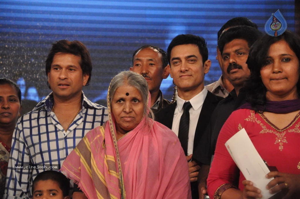 CNN - IBN Real Heroes Awards Ceremony - 10 / 58 photos