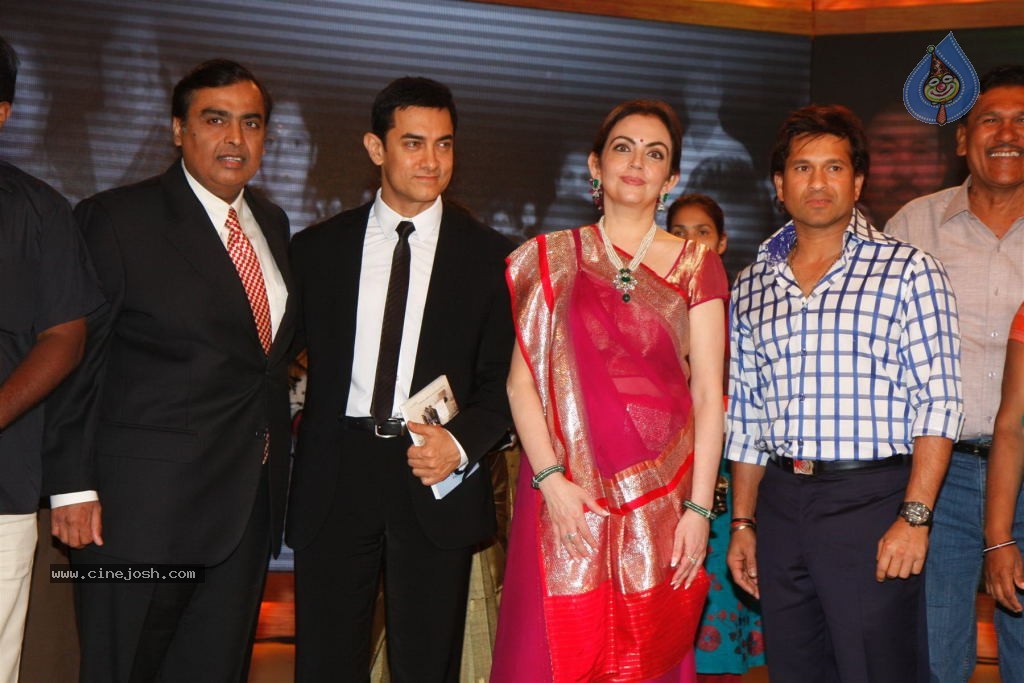 CNN - IBN Real Heroes Awards Ceremony - 12 / 58 photos