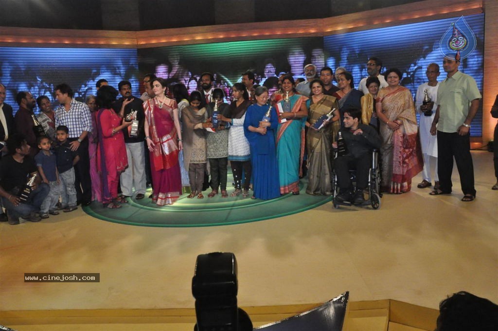 CNN - IBN Real Heroes Awards Ceremony - 14 / 58 photos