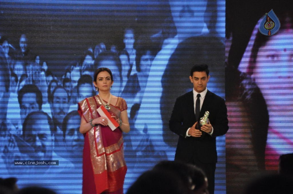 CNN - IBN Real Heroes Awards Ceremony - 17 / 58 photos
