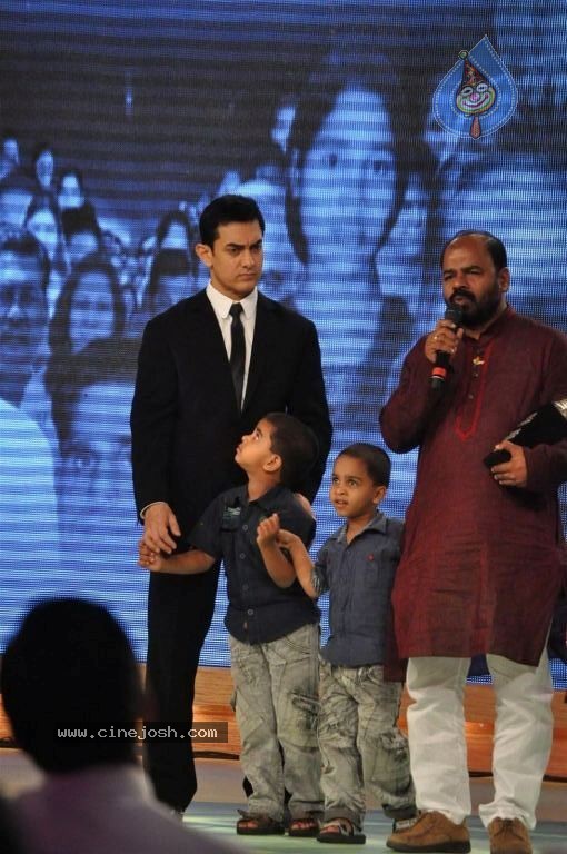 CNN - IBN Real Heroes Awards Ceremony - 19 / 58 photos