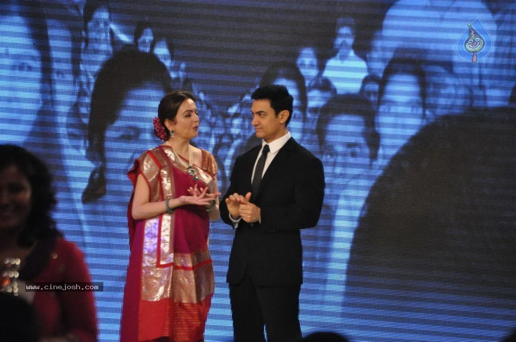 CNN - IBN Real Heroes Awards Ceremony - 23 / 58 photos