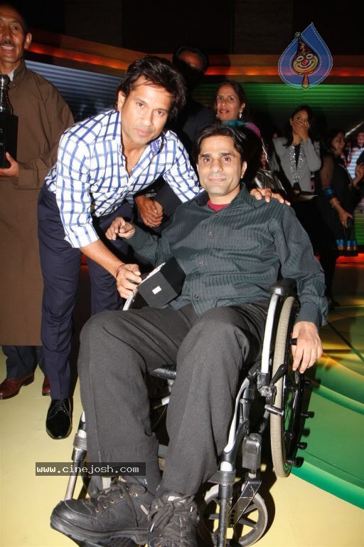 CNN - IBN Real Heroes Awards Ceremony - 34 / 58 photos