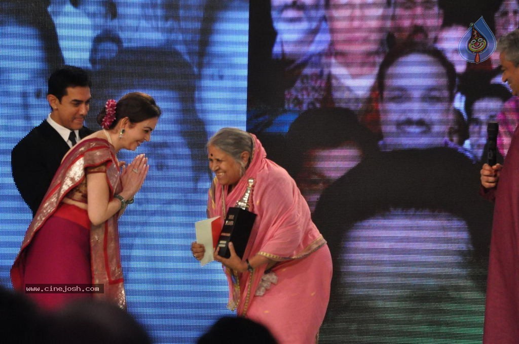 CNN - IBN Real Heroes Awards Ceremony - 35 / 58 photos