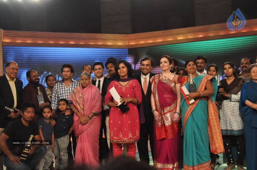 CNN - IBN Real Heroes Awards Ceremony - 37 / 58 photos