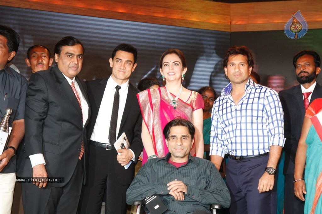 CNN - IBN Real Heroes Awards Ceremony - 39 / 58 photos