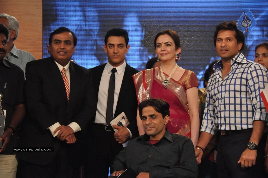 CNN - IBN Real Heroes Awards Ceremony - 42 / 58 photos