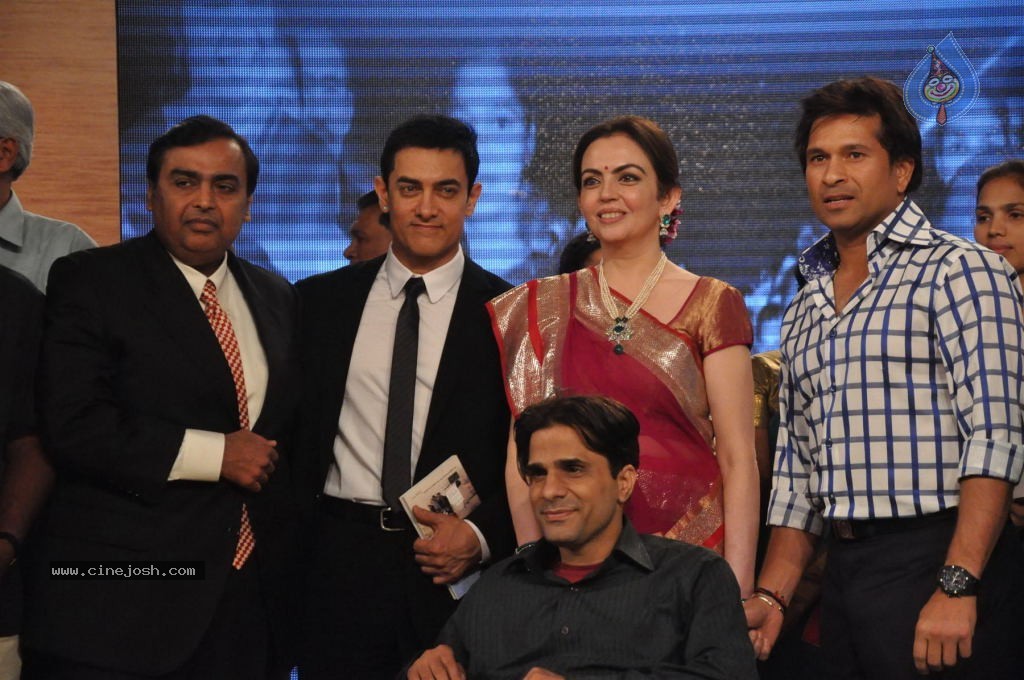 CNN - IBN Real Heroes Awards Ceremony - 43 / 58 photos