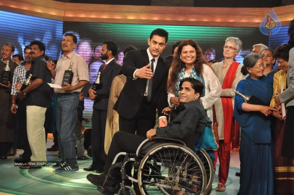 CNN - IBN Real Heroes Awards Ceremony - 48 / 58 photos
