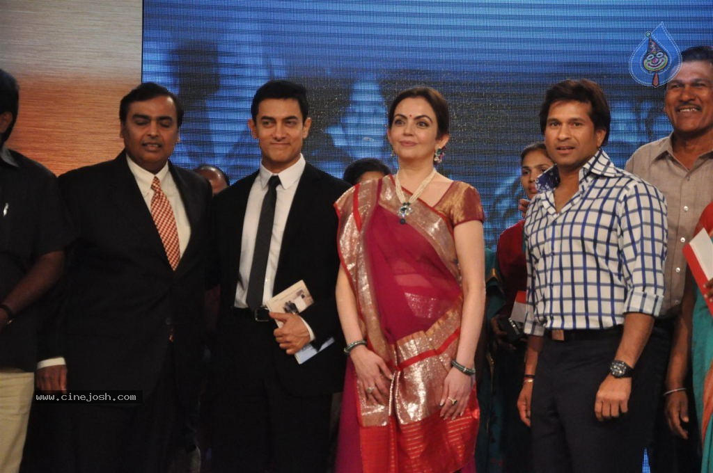 CNN - IBN Real Heroes Awards Ceremony - 57 / 58 photos