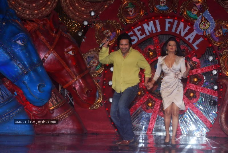 Comedy Circus On The Sets - 13 / 31 photos