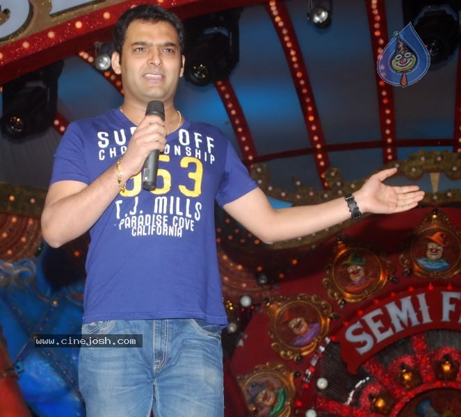 Comedy Circus On The Sets - 16 / 31 photos