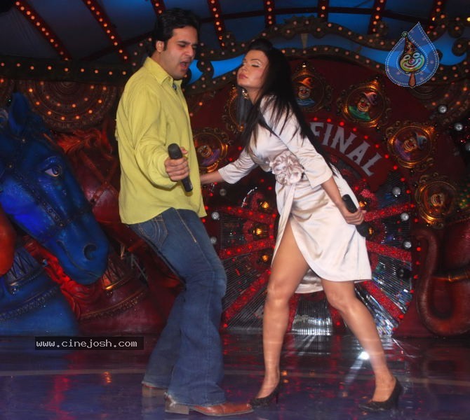 Comedy Circus On The Sets - 21 / 31 photos