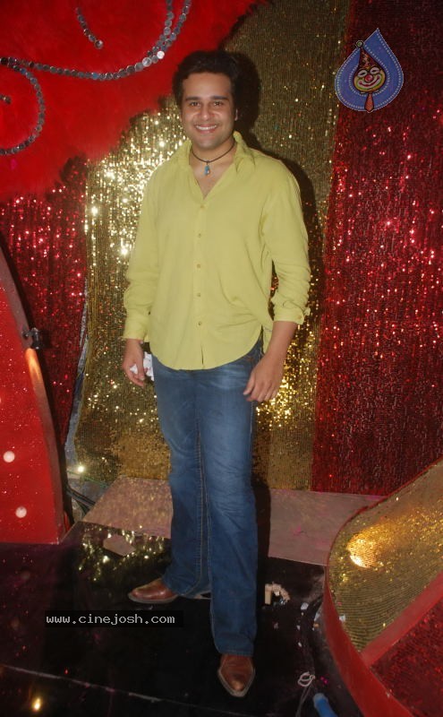 Comedy Circus On The Sets - 26 / 31 photos