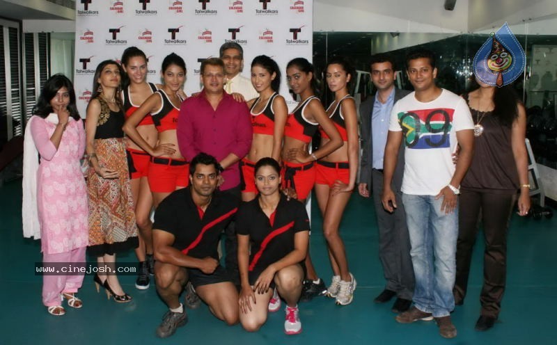 Spicy Kingfisher Calendar Models at Talwalkars Gym  - 12 / 40 photos