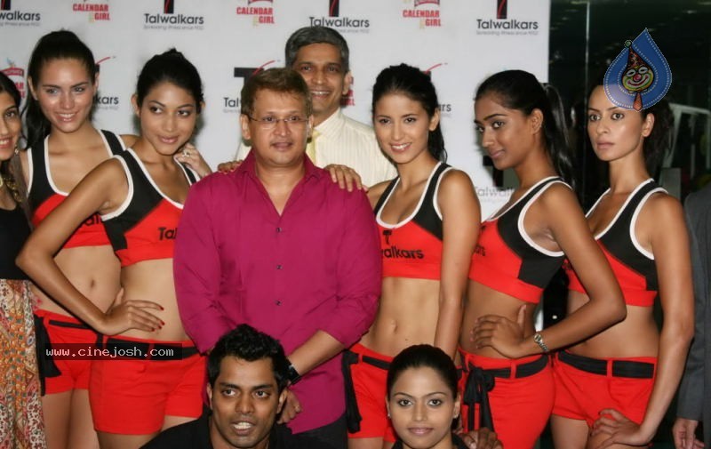 Spicy Kingfisher Calendar Models at Talwalkars Gym  - 21 / 40 photos