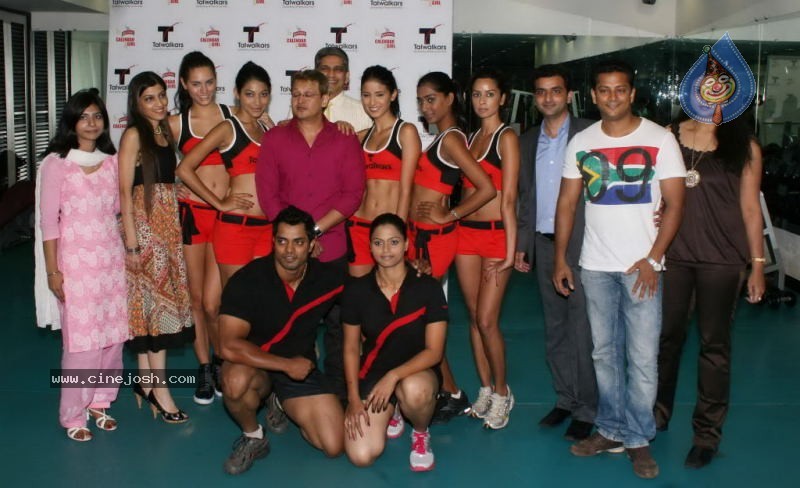 Spicy Kingfisher Calendar Models at Talwalkars Gym  - 22 / 40 photos