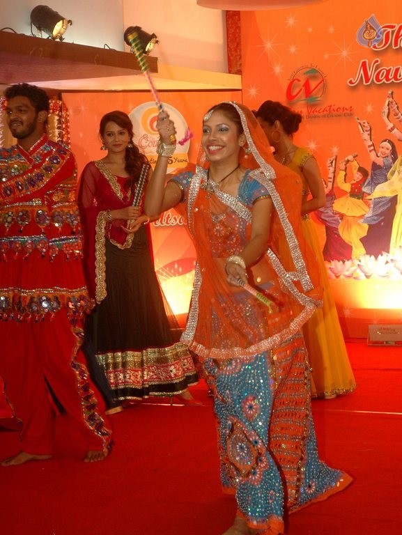 Country Club Navratri Utsav Garba Event - 28 / 29 photos