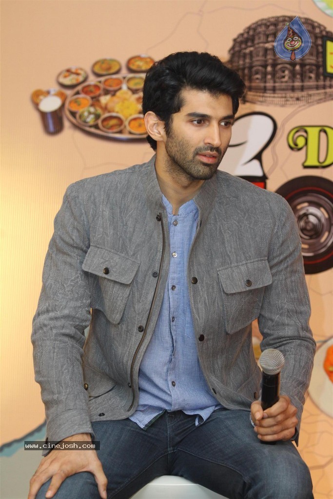 Daawat E Ishq Film Press Meet - 15 / 60 photos