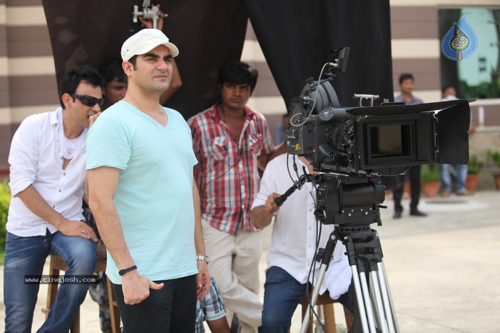 Dabangg 2 Movie Stills - 24 / 27 photos