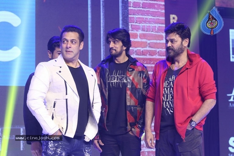 Dabangg 3 Movie Pre Release Event - 27 / 102 photos