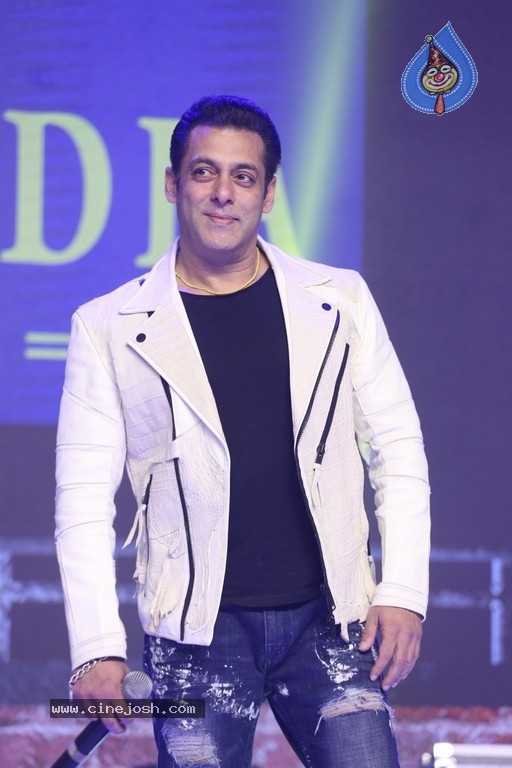 Dabangg 3 Movie Pre Release Event - 30 / 102 photos