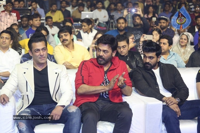 Dabangg 3 Movie Pre Release Event - 32 / 102 photos