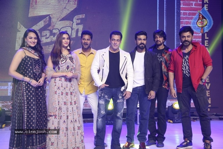 Dabangg 3 Movie Pre Release Event - 52 / 102 photos