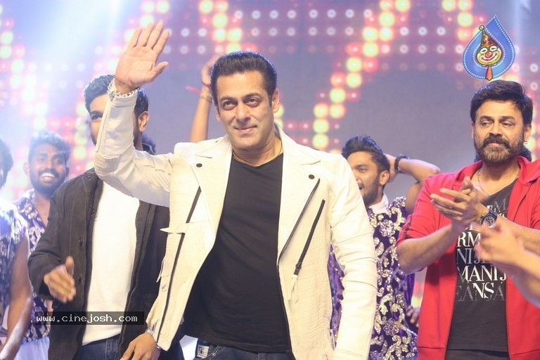 Dabangg 3 Movie Pre Release Event - 55 / 102 photos