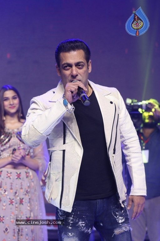 Dabangg 3 Movie Pre Release Event - 69 / 102 photos