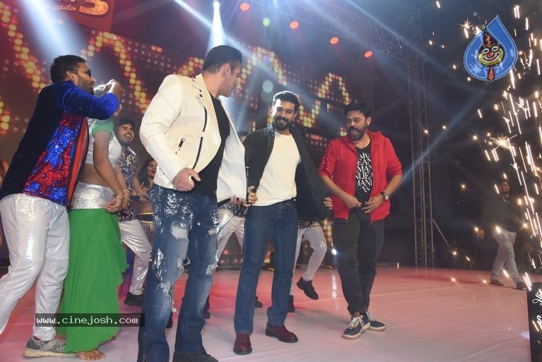 Dabangg 3 Movie Pre Release Event - 87 / 102 photos