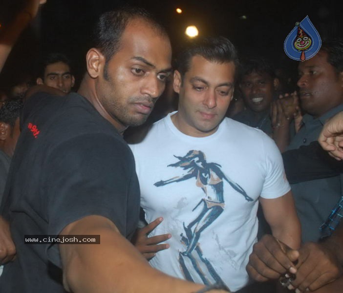 Dabangg Success Party at Vie Lounge Photos - 23 / 73 photos