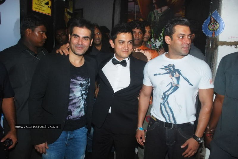 Dabangg Success Party at Vie Lounge Photos - 56 / 73 photos