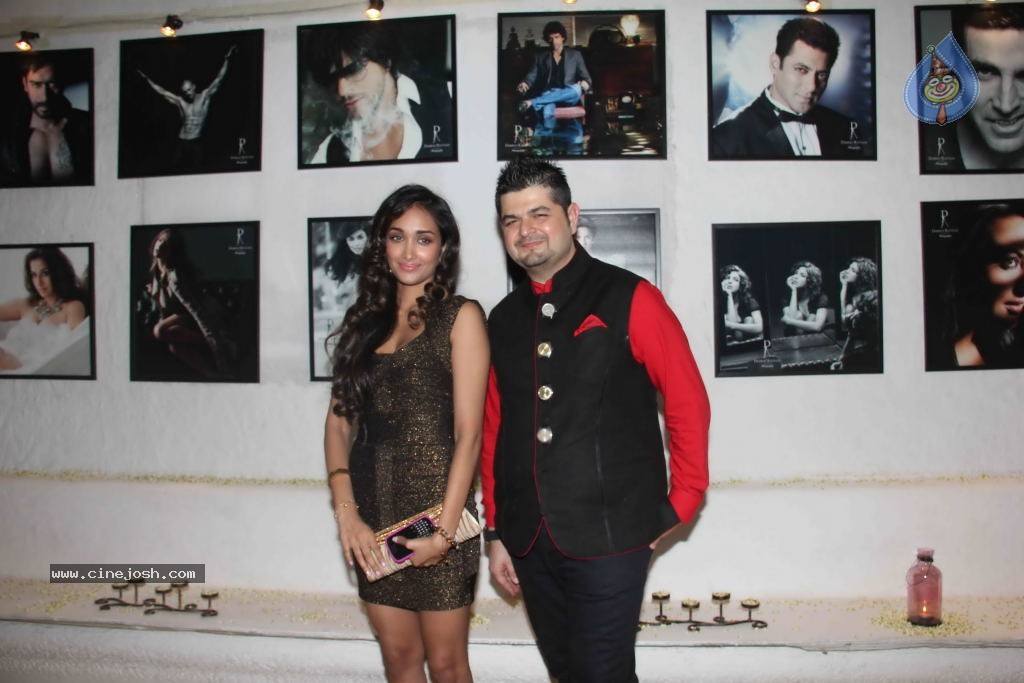 Dabboo Ratnani Calendar 2012 Launch - 30 / 150 photos