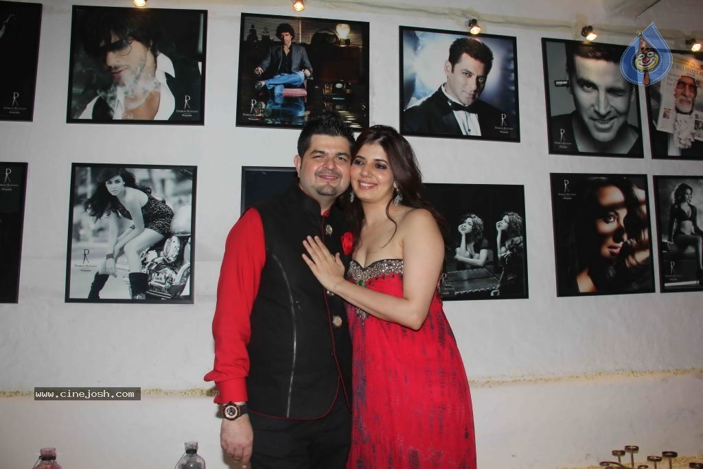 Dabboo Ratnani Calendar 2012 Launch - 47 / 150 photos