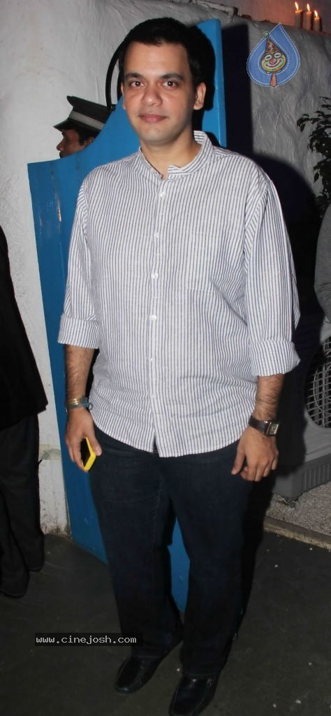 Dabboo Ratnani Calendar 2012 Launch - 92 / 150 photos
