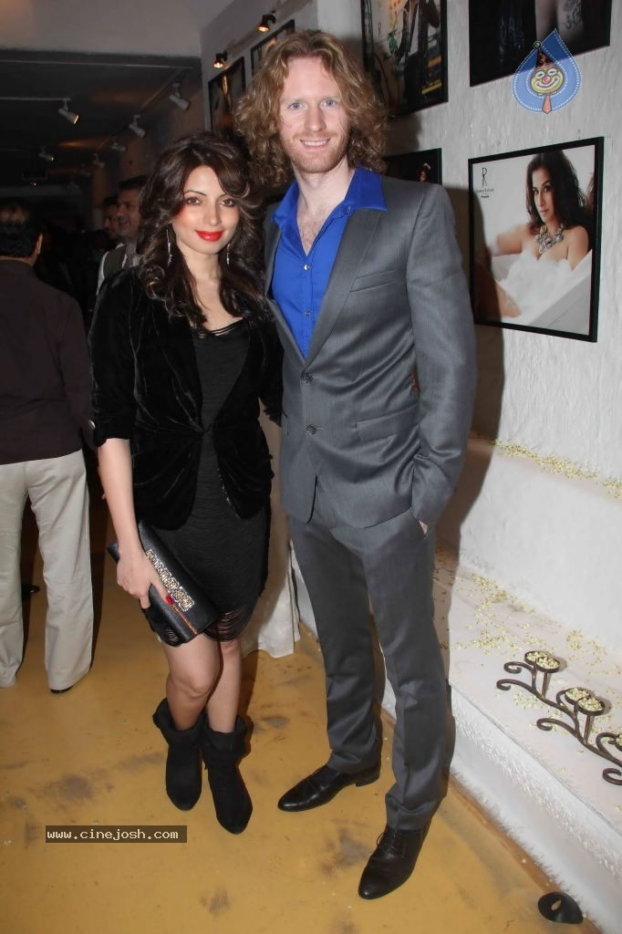 Dabboo Ratnani Calendar 2012 Launch - 124 / 150 photos
