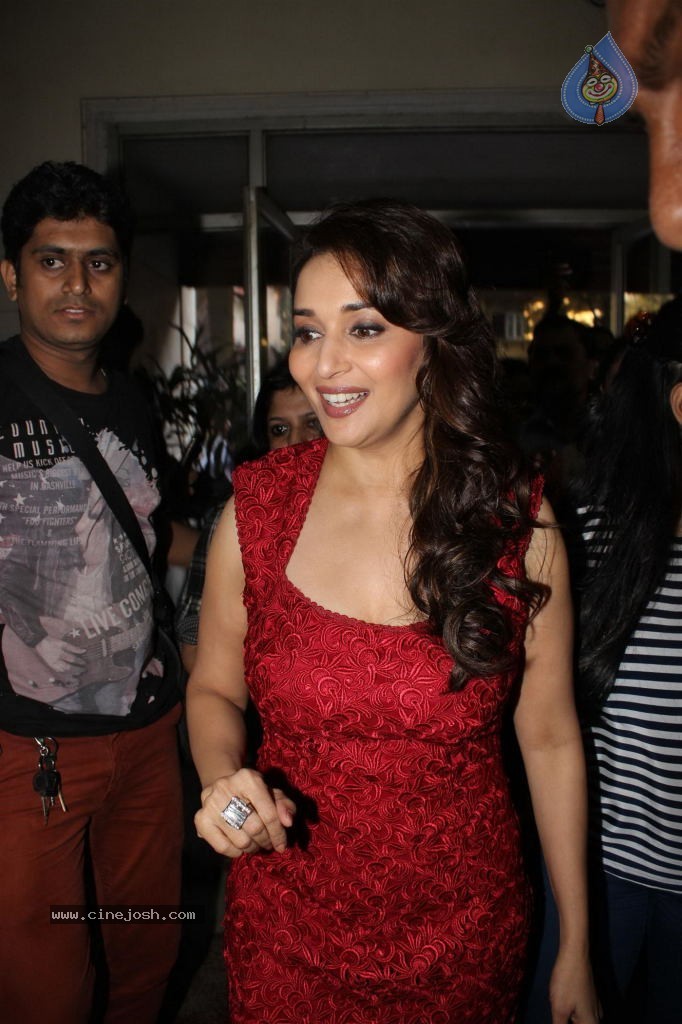 Dedh Ishqiya Team at Radio Mirchi  - 21 / 30 photos