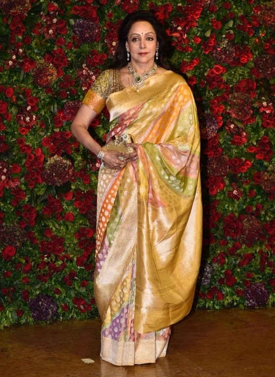 Deepika - Ranveer Mumbai Reception  - 67 / 93 photos