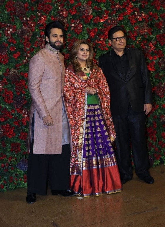 Deepika - Ranveer Mumbai Reception  - 70 / 93 photos