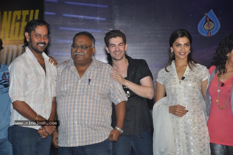 Deepika n Neil at Lafangey Parindey Media Meet - 3 / 43 photos