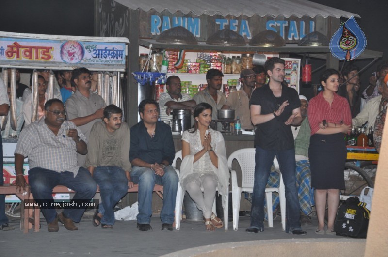 Deepika n Neil at Lafangey Parindey Media Meet - 41 / 43 photos