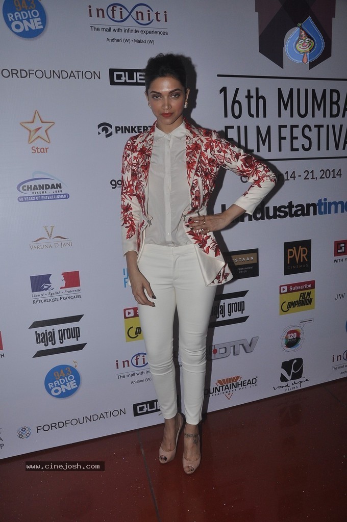 Deepika Padukone at MFF 2014 - 2 / 41 photos