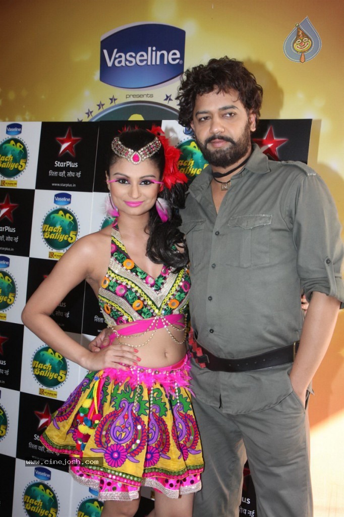 Deepika Padukone at Nach Baliye 5 Sets - 52 / 58 photos