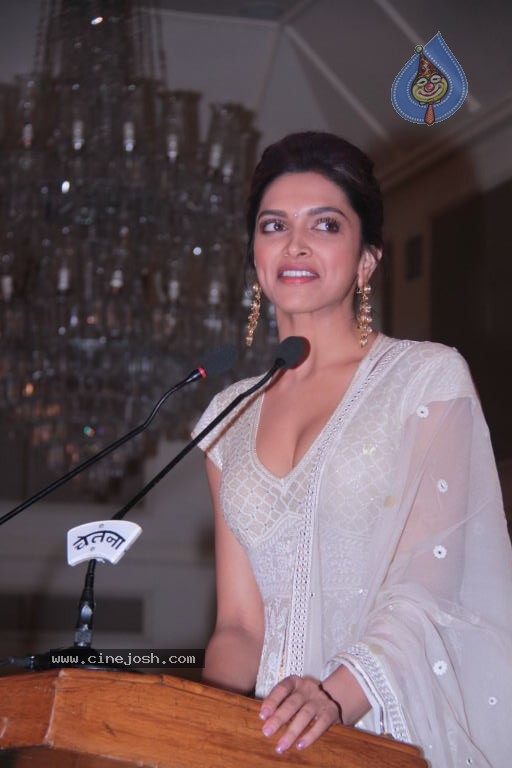 Deepika Padukone at NGOPA 28th Global Awards 2012 - 9 / 53 photos