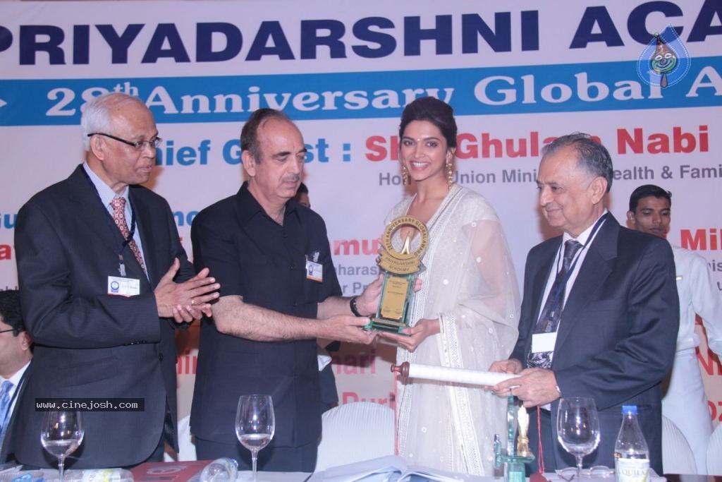 Deepika Padukone at NGOPA 28th Global Awards 2012 - 25 / 53 photos