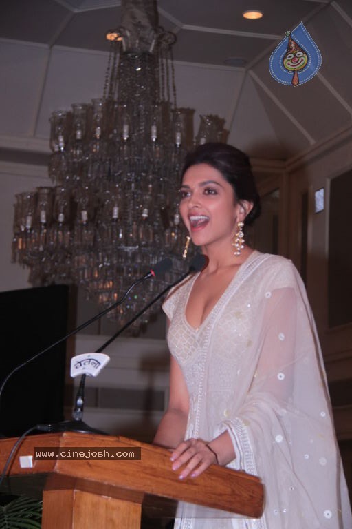 Deepika Padukone at NGOPA 28th Global Awards 2012 - 33 / 53 photos