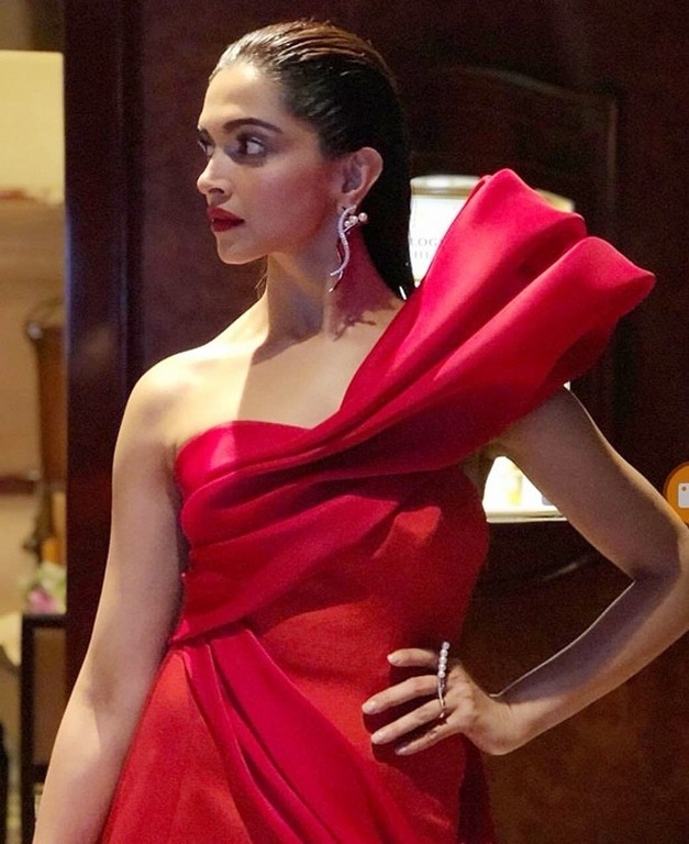 Deepika Padukone At The MET Gala 2018 - 4 / 13 photos